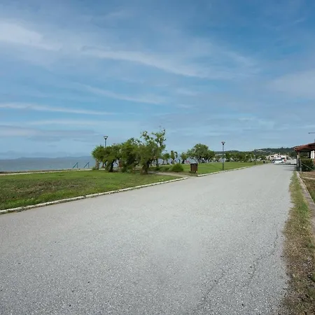 Pola's Loft * Ierissós